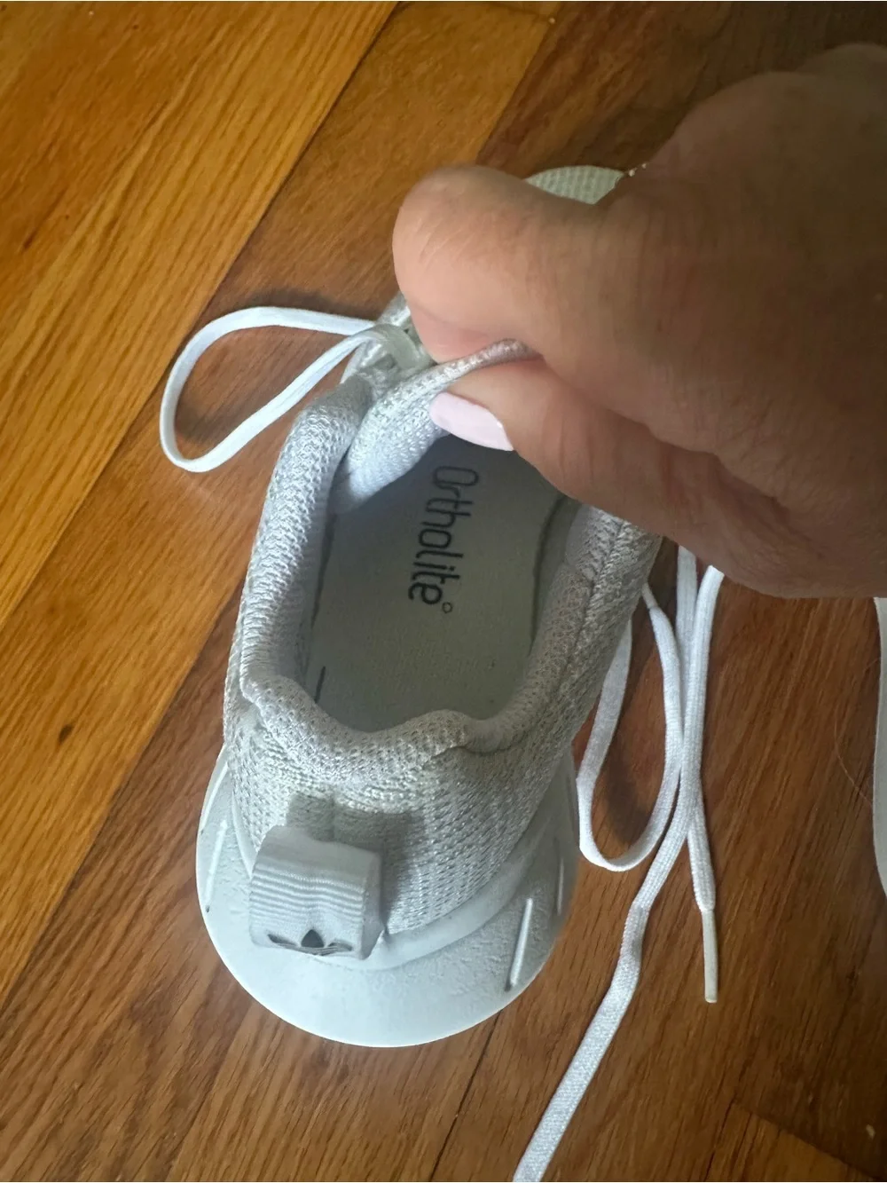 adidas Kids White Sneakers size 2, worn twice, like new. Great to start school
